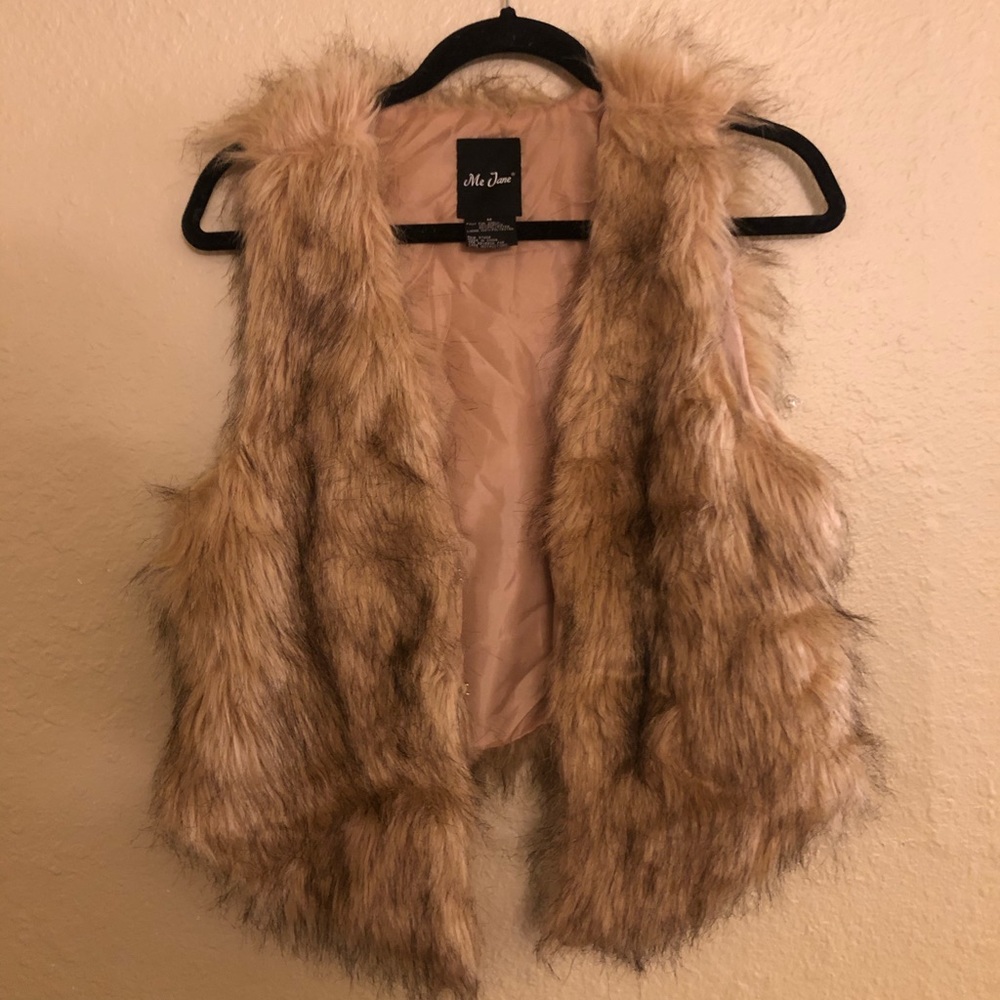 Me Jane Brown Faux Fur Vest